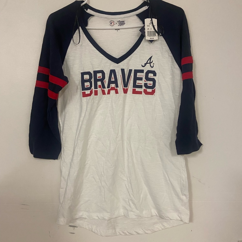 Genuine Merchandise White and Navy Braves Long Sleeve Tee